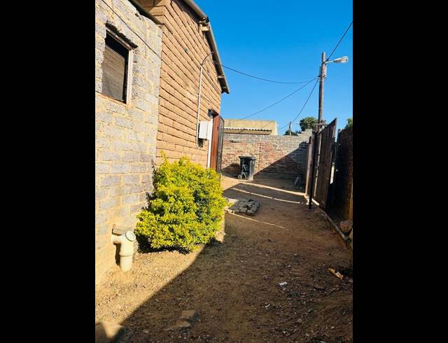 2 BEDROOM HOUSE FOR SALE IN COSMO CITY